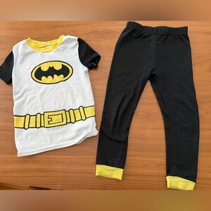 DC Batman T-shirt in White with Yellow Trim